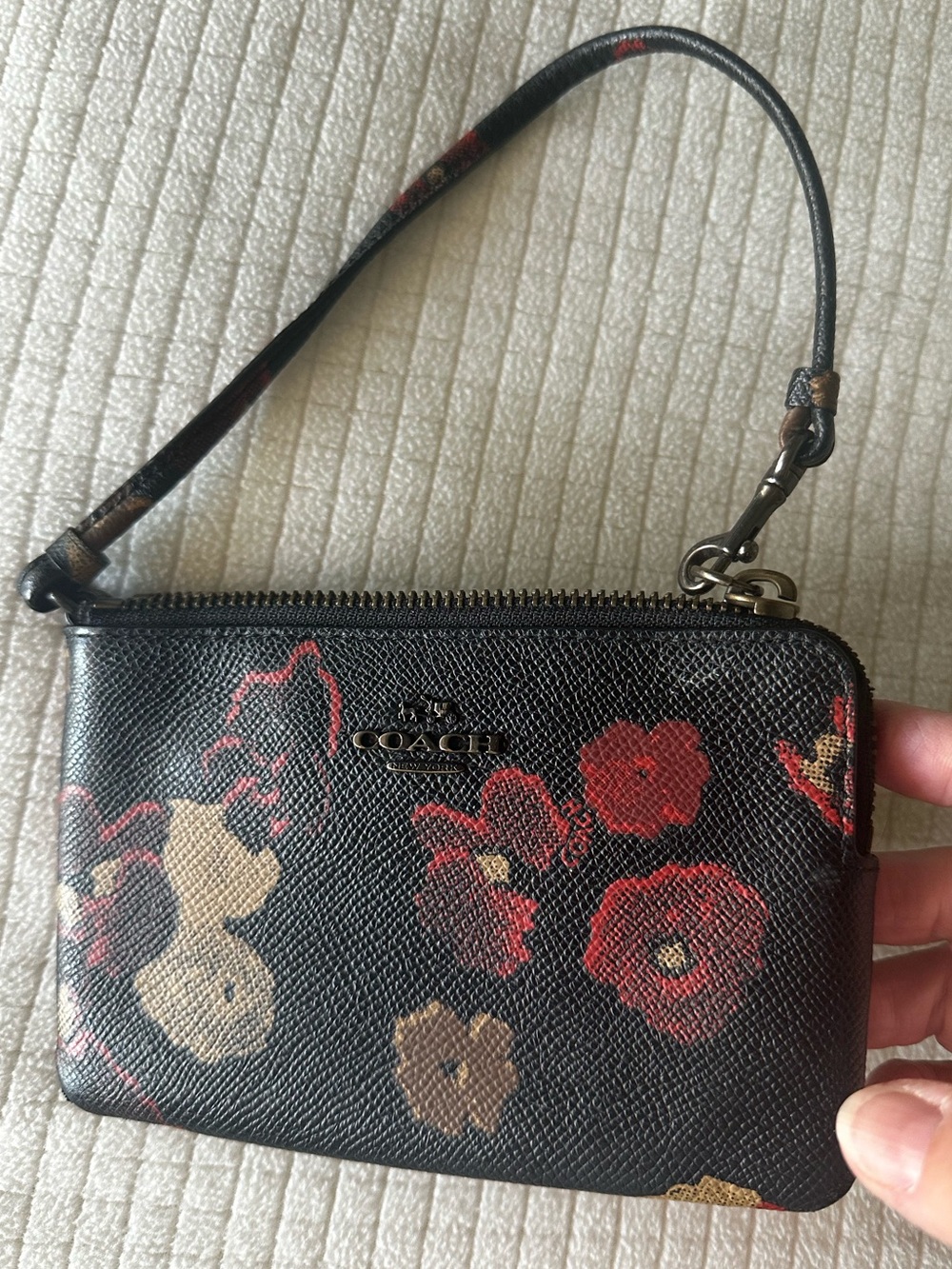 Coach Large Dreamy Land Floral Print Corner Zip Wristlet Black/Gold Hardware